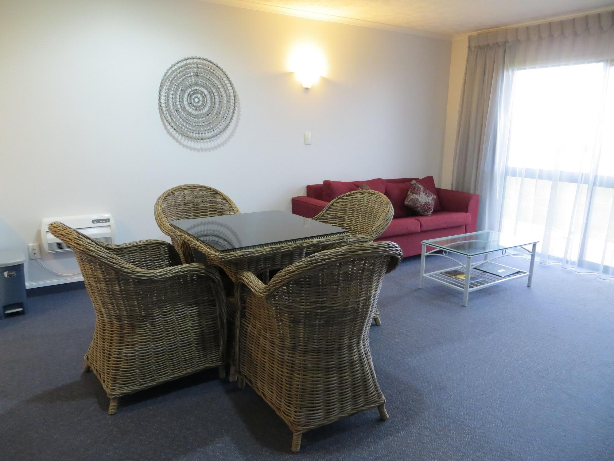 Harbour View Motel On Ahuriri Beach In Napier Nz With Sea View Suites Экстерьер фото