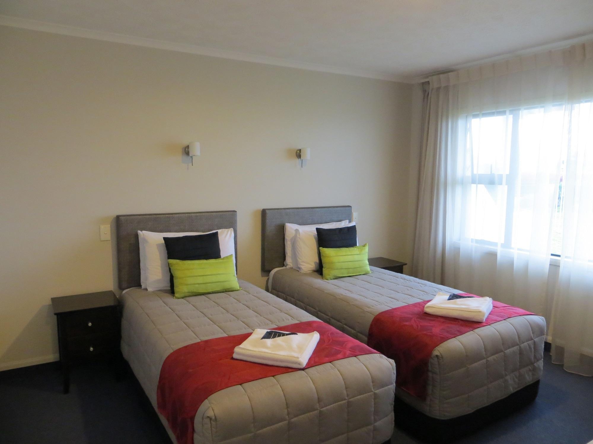 Harbour View Motel On Ahuriri Beach In Napier Nz With Sea View Suites Экстерьер фото