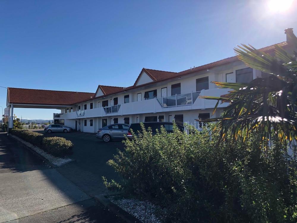 Harbour View Motel On Ahuriri Beach In Napier Nz With Sea View Suites Экстерьер фото