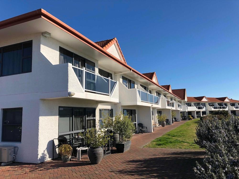 Harbour View Motel On Ahuriri Beach In Napier Nz With Sea View Suites Экстерьер фото