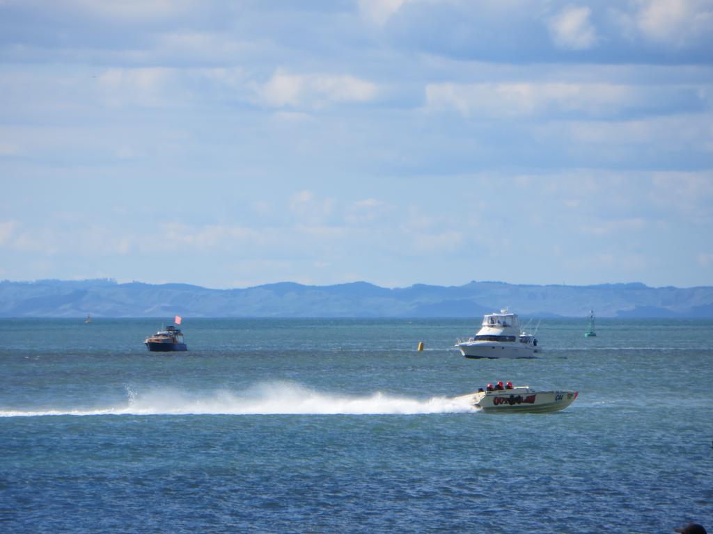 Harbour View Motel On Ahuriri Beach In Napier Nz With Sea View Suites Экстерьер фото