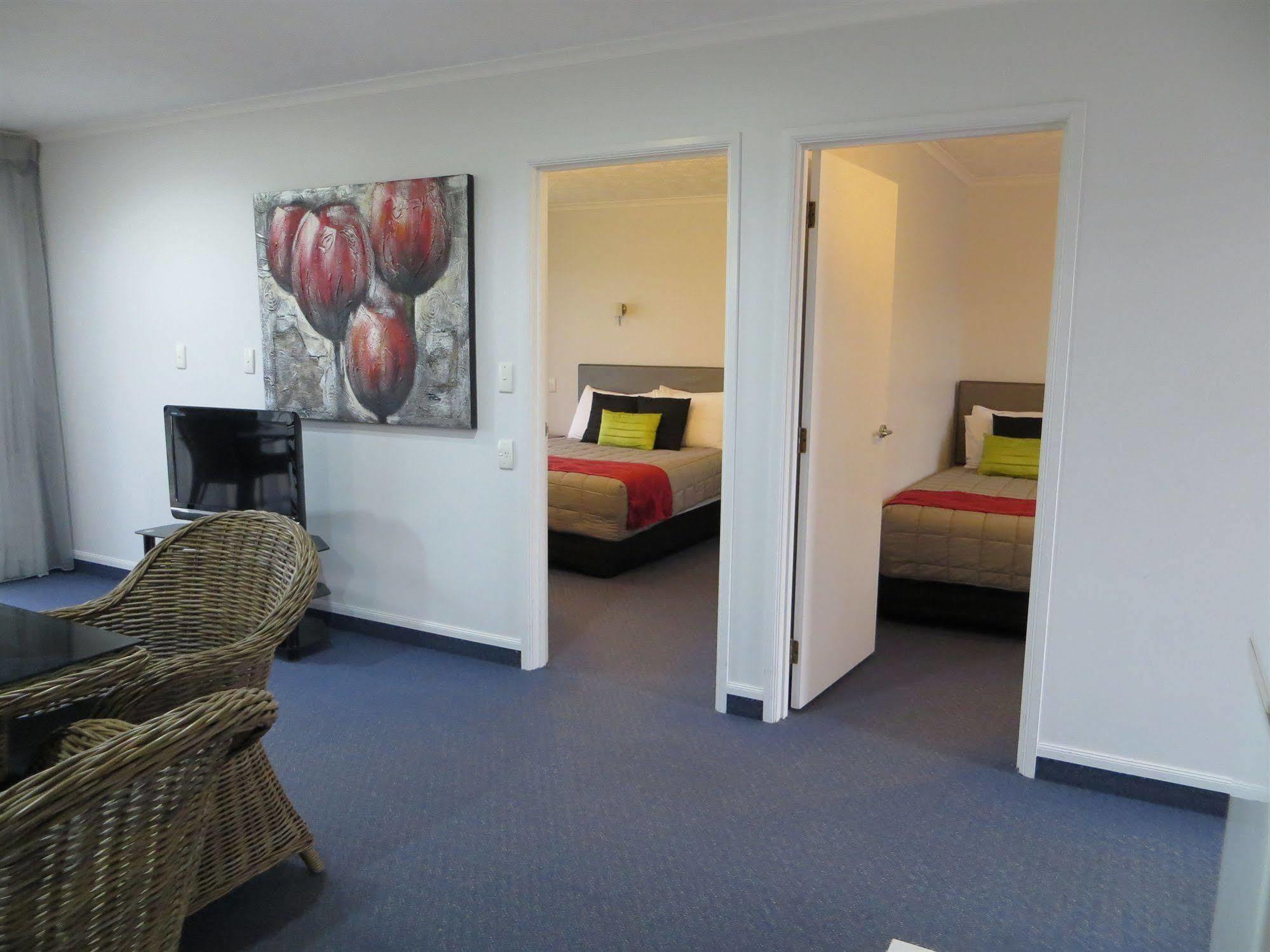 Harbour View Motel On Ahuriri Beach In Napier Nz With Sea View Suites Экстерьер фото